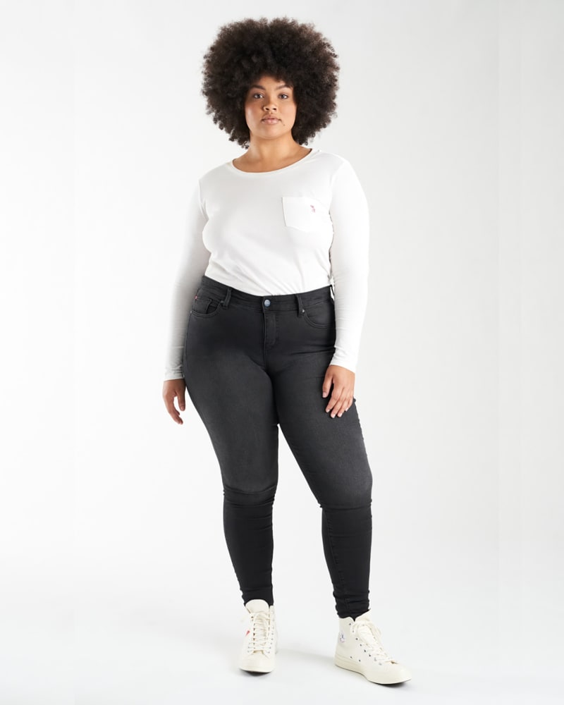 Front of a model wearing a size 16 Mid Rise Skinny - Ballarie in BALLARIE by Slink Jeans. | dia_product_style_image_id:310787